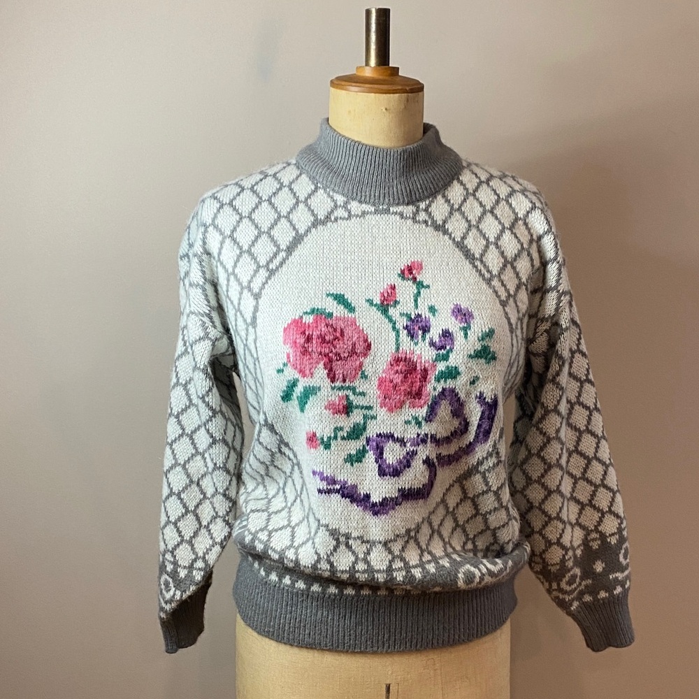 Vintage Floral Knit Sweater | Cottagecore Grey | L / G